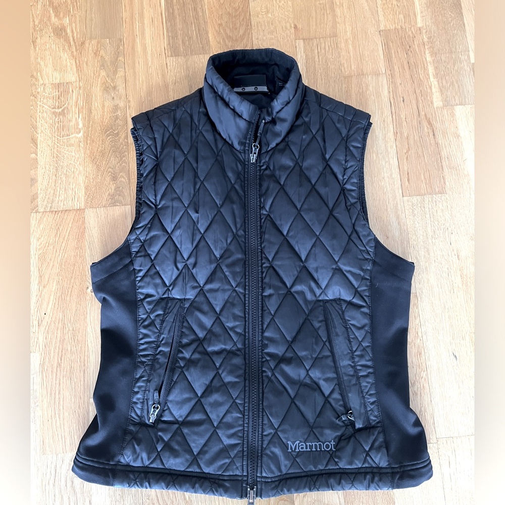 Marmot vest, size small, black. Sporty!